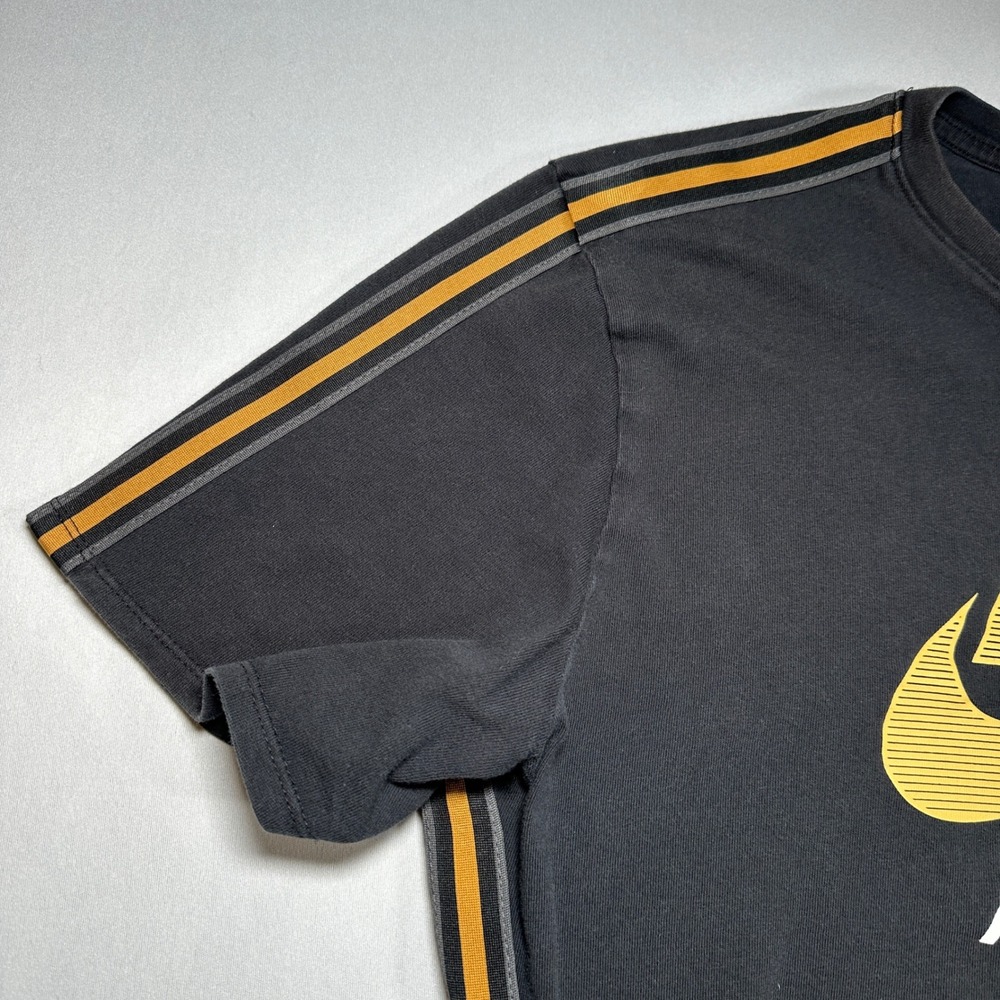 Nike Air Black T-Shirt Gold Striped Trim Track Shirt Top XL BV3068-010 - Picture 7 of 15
